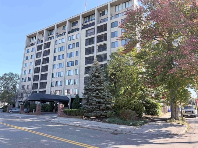 Building Photo - 55 River Rd Unit 3C