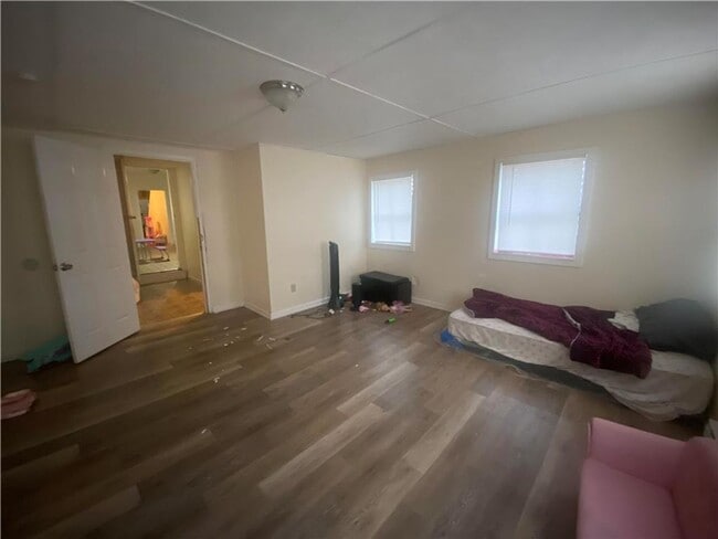 Photo - Comfortable living in this well-maintained 3-bedroom end unit home for rent