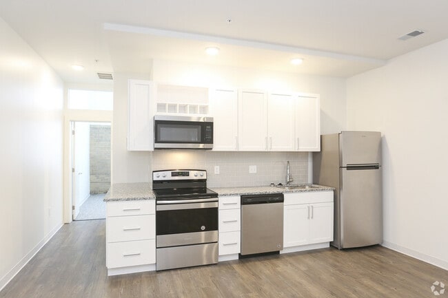 Photo - 801 N Broadway St Unidad 109