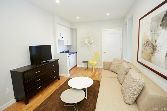 Photo - 215 E Broadway Unit 5E