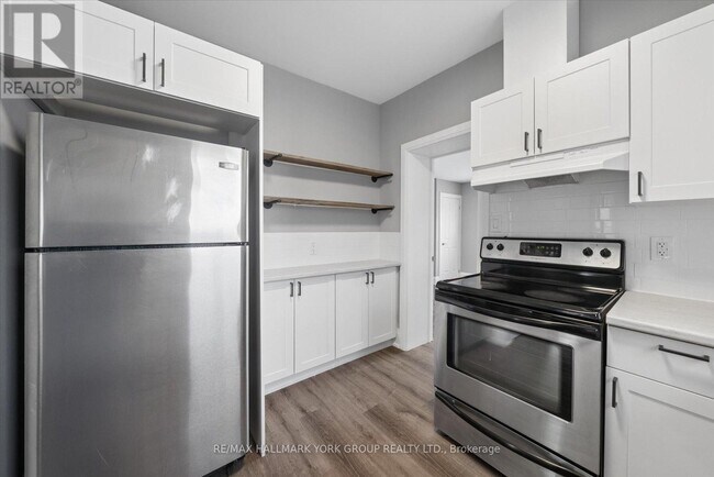 Photo - 16 Albert St N Unité Main