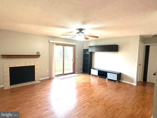 Building Photo - 4901 Ravens Crest Dr