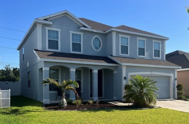 Building Photo - Spacious family home - 4 bedroom, 2.5 bath in Riverview