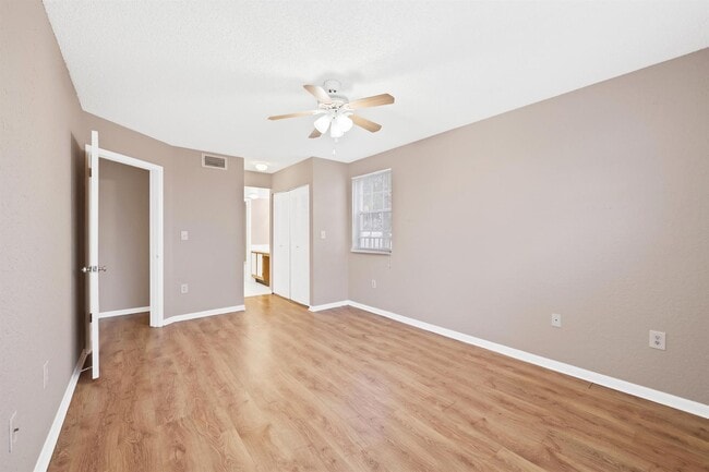Photo - 2861 N Oakland Forest Dr Unit 202