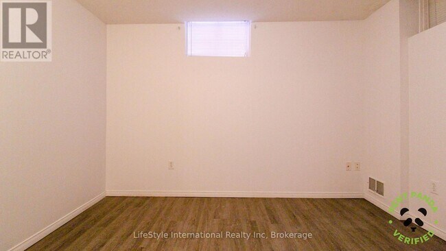 Photo - 404 Grange Rd