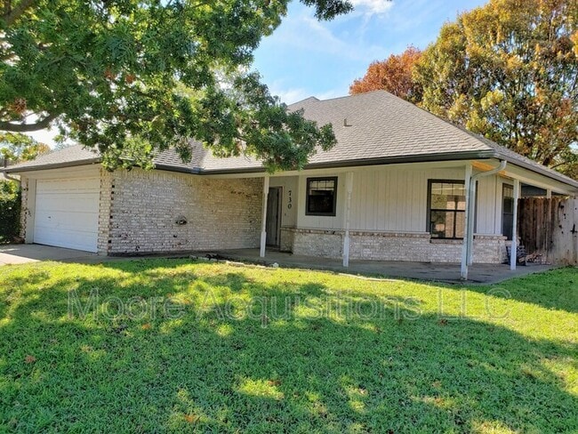 Building Photo - 730 Patricia Dr