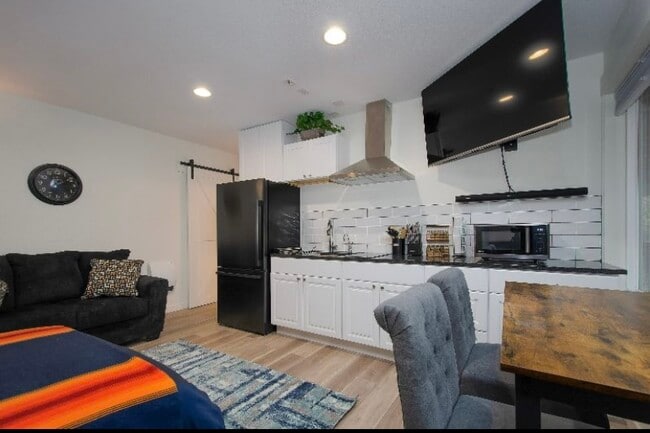 Photo - 645 SW 83rd Ave Unidad 2