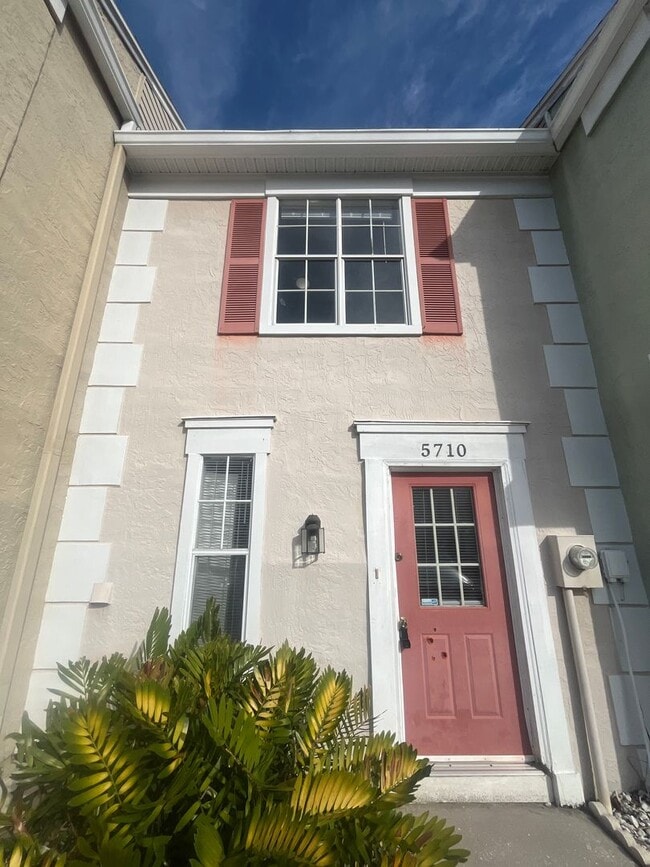 For Rent-2-bedroom, 2.5-bathroom located in the vibrant community of Tampa - For Rent-2-bedroom, 2.5-bathroom located in the vibrant community of Tampa