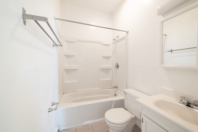 2122 Dwight Way