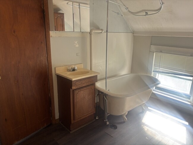 Photo - 527 9th St SW