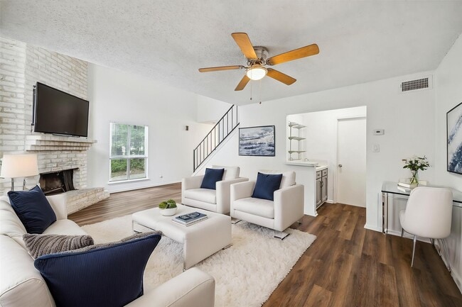 Building Photo - 5779 Easthampton Dr Unit C Rental