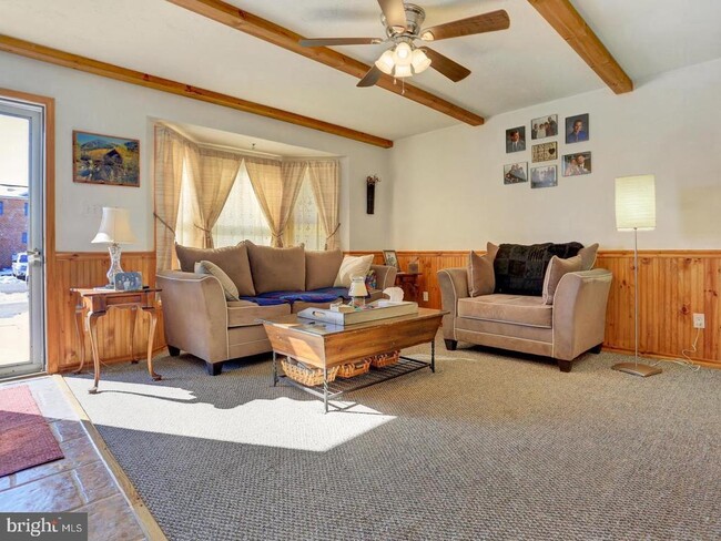 Photo - 16 Colonial Dr