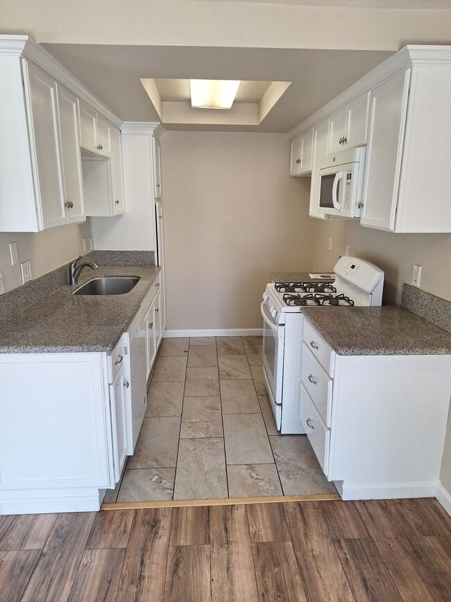 Photo - **Move In Special** 2 Bedrooms in the City of Redlands Unit 11