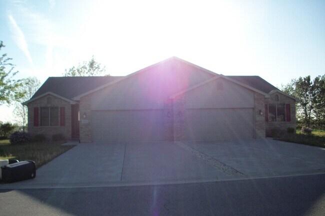 Photo - 332 Cassidy Ct