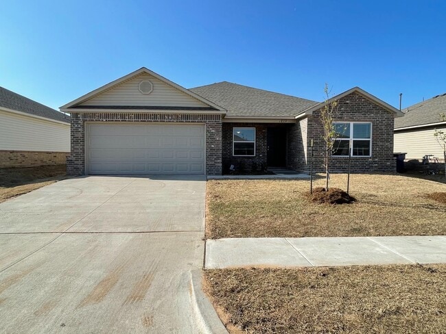 Building Photo - Wonderful Home in El Reno! 4 Bedrooms, 2 Bathroom