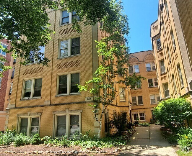 Building Photo - 8014 Kilpatrick Ave Rental
