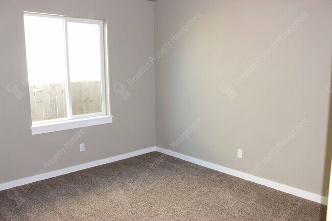 Photo - 60868 SE Sweet Pea Dr