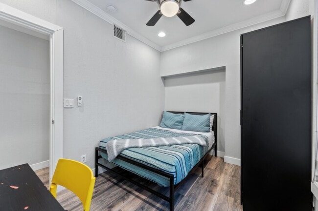 Building Photo - 412 Drew St Unit 3