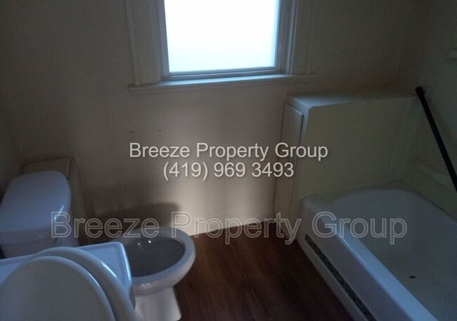 Photo - 2050 Berdan Ave