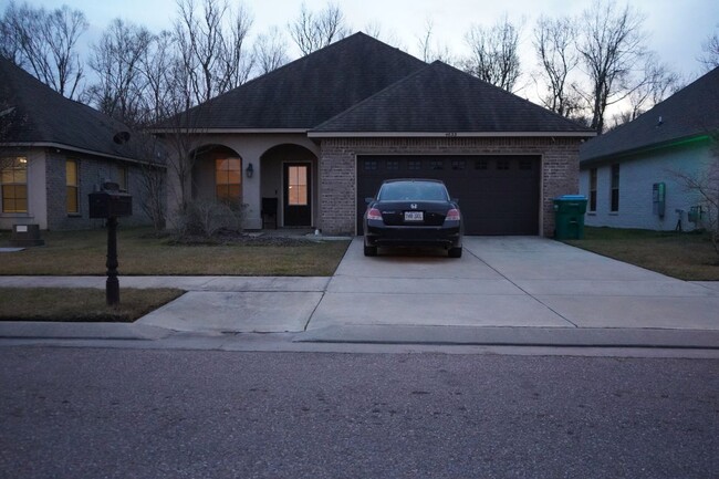 Building Photo - 4633 Belle Vue Dr Rental