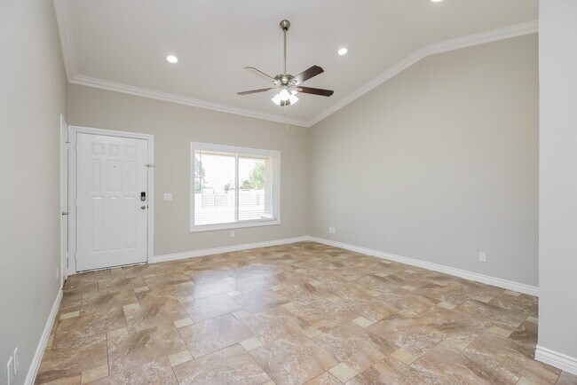 Photo - 1401 N Ironwood St