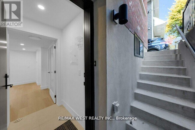 Photo - 502 Atlas Ave