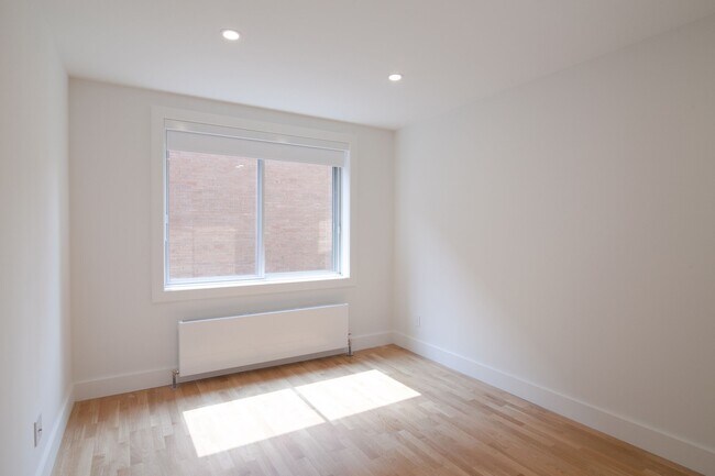 Photo - 4390 Blvd Grand