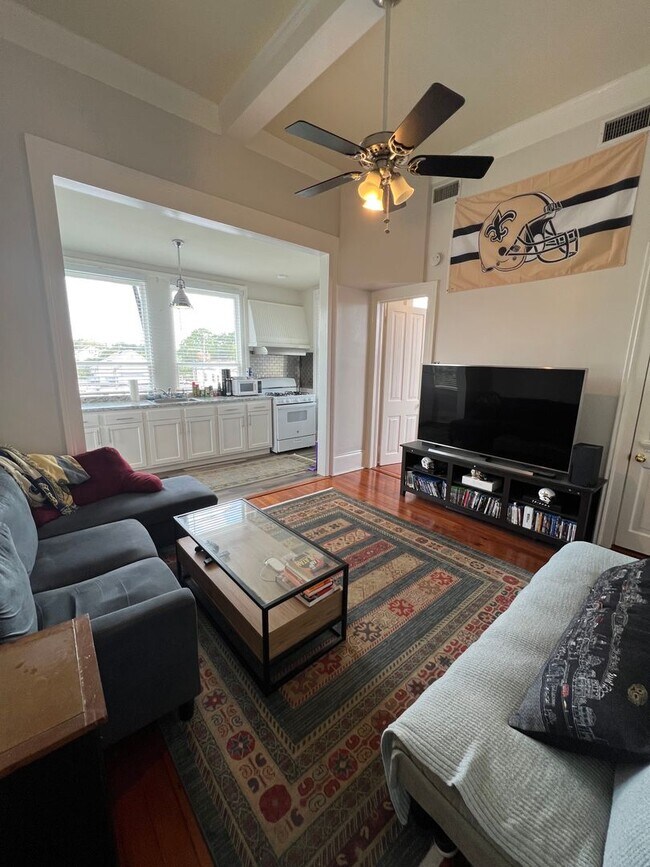 Photo - Charming 1BD/1BA in fantastic Uptown locat... Unit # 3