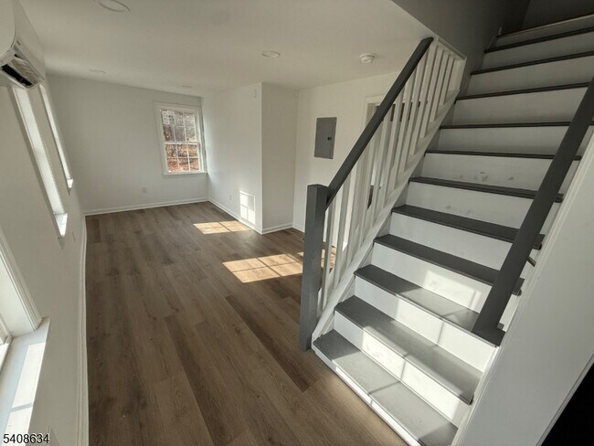 Photo - 173 US-46 Unit 2A