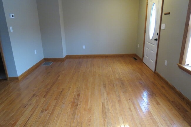 sala de estar - 109 Glendale Rd