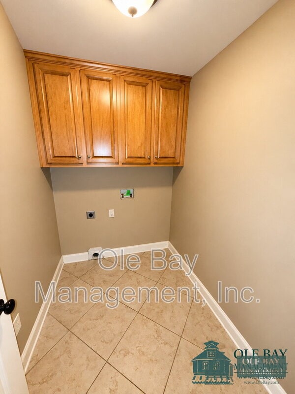 Photo - 18 Breydon Ct