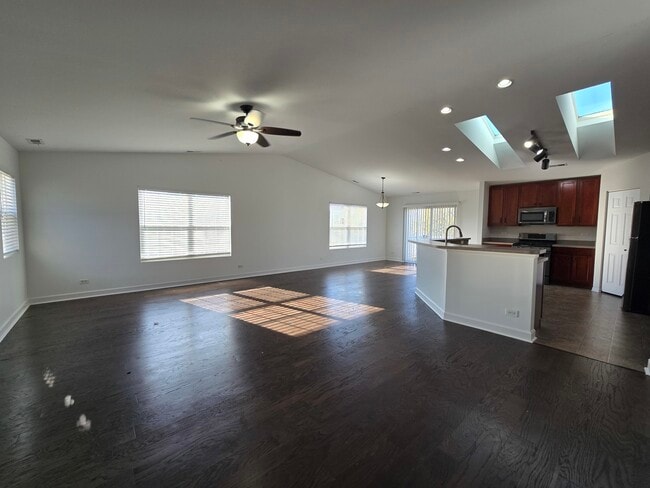 Photo - 1554 Millbrook Dr Unit 1554