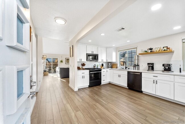 Photo - 2 BR Townhome in Escondido w/ 2 car garage