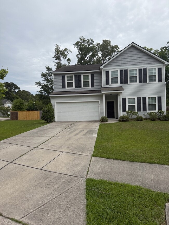 Gran entrada para vehículos - 3071 Conservancy Ln