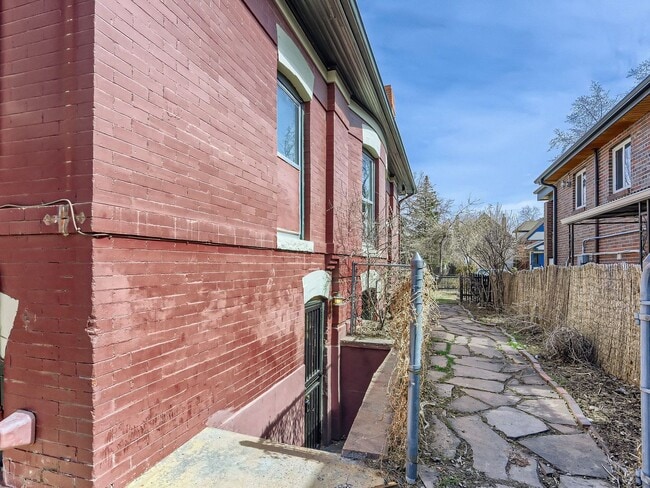 Photo - 445 N Washington St Unit 2