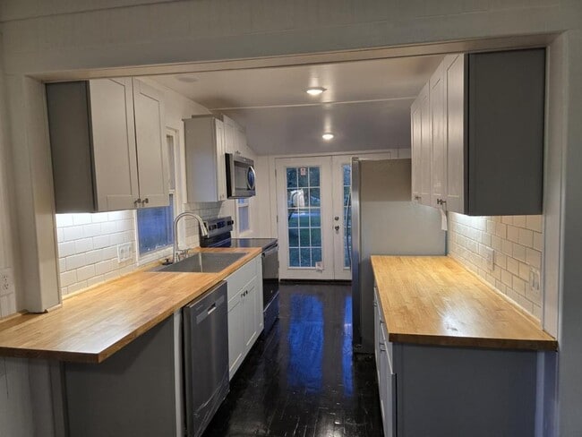 Photo - 226 N Maple St