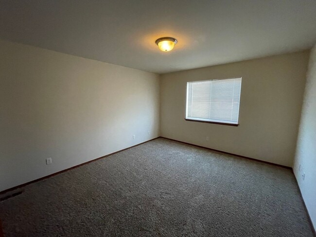 Photo - Lovely 3 Bedroom Townhouse in the Heart of Town