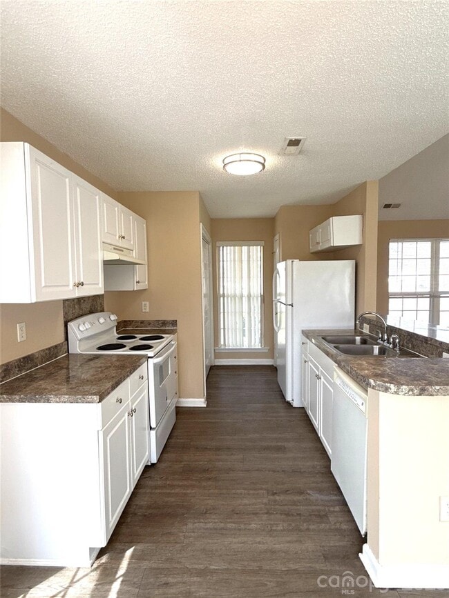 Photo - 507 Shafter Ct