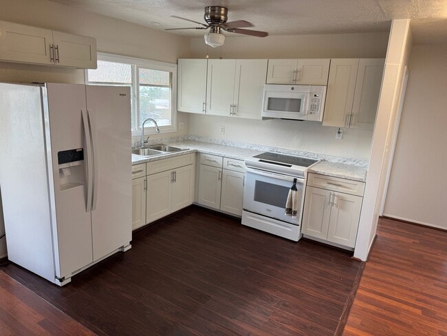 Photo - Hawaii Kai, Upstairs duplex, small 3 bedroom, 1 bath newly renovated duplex unit, No pets