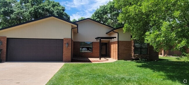 Building Photo - COLONIAL PARK TOWNHOUSE