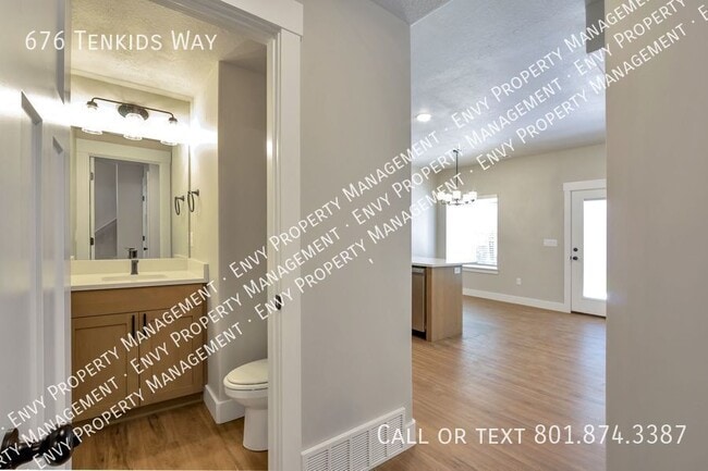 Photo - 676 Tenkids Way