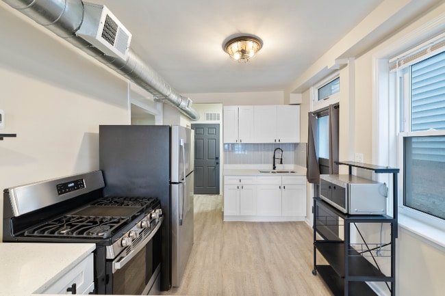 Photo - 2645 N Ridgeway Ave Unit 1