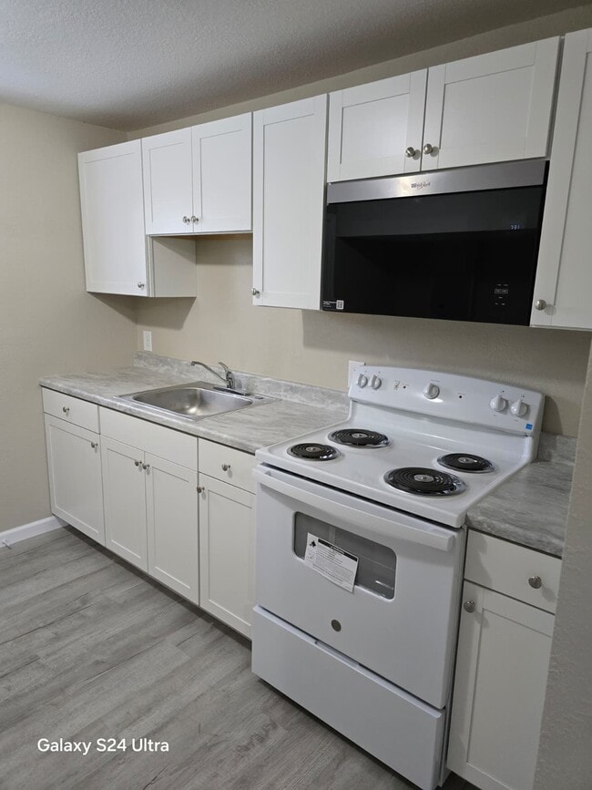 Photo - 112 Tacoma Rd Unit 112