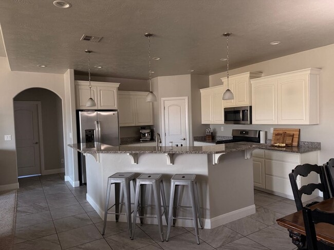 Photo - Beautiful Sky Ridge Home