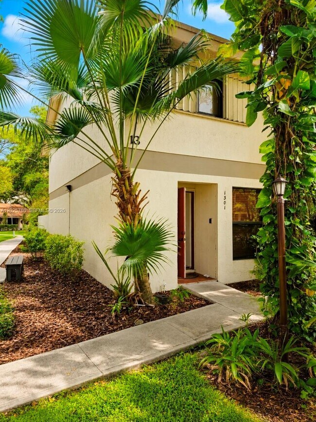 3082 S Oakland Forest Dr