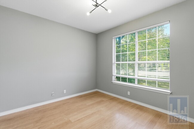 Photo - 4011 Travis Country Cir