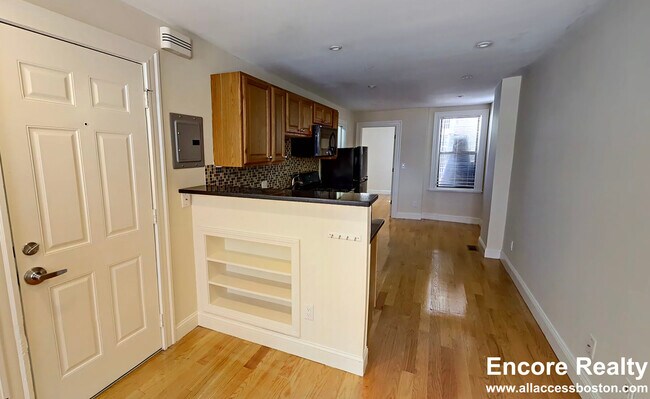 61 Joy St Unit 1