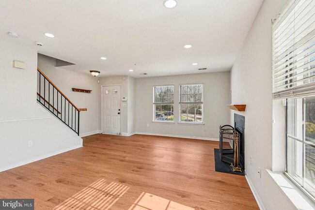 Photo - 1440 Nutwood Ct