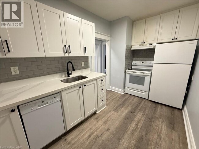 Photo - 128 Carrick Ave Unité 12