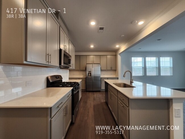 Photo - 417 Venetian Dr